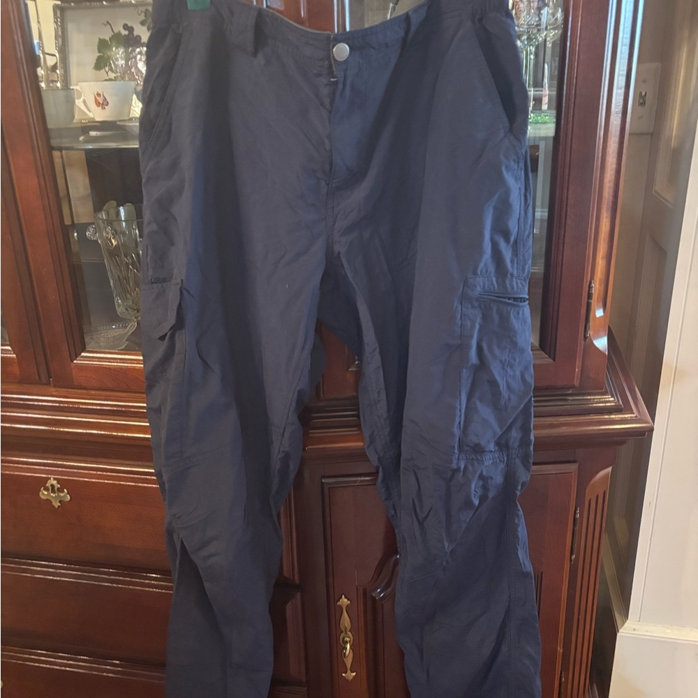 Columbia Men's Water-Repellant Dark Navy Cargo Pants